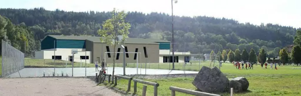vue panoramique du halle-des-sports Le Malzieu